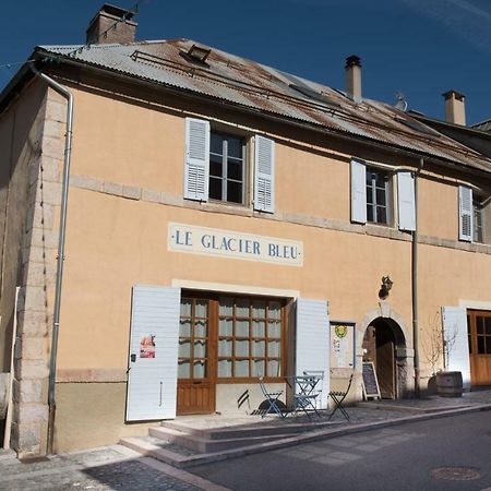 Auberge Le Glacier Bleu Mont-Dauphin Exterior photo